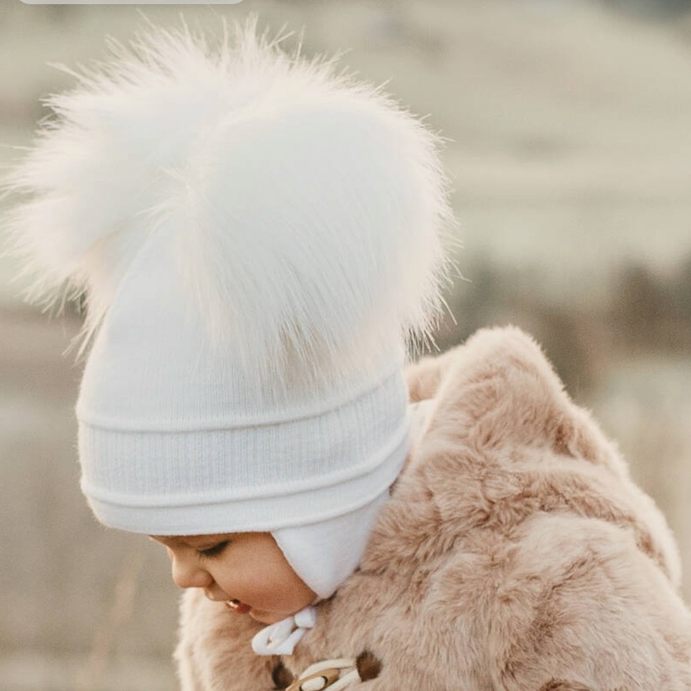Sätila of Sweden Cozy White Pom-Pom Kids Hat